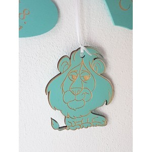 5 hanging accessories with a name and a lion animal