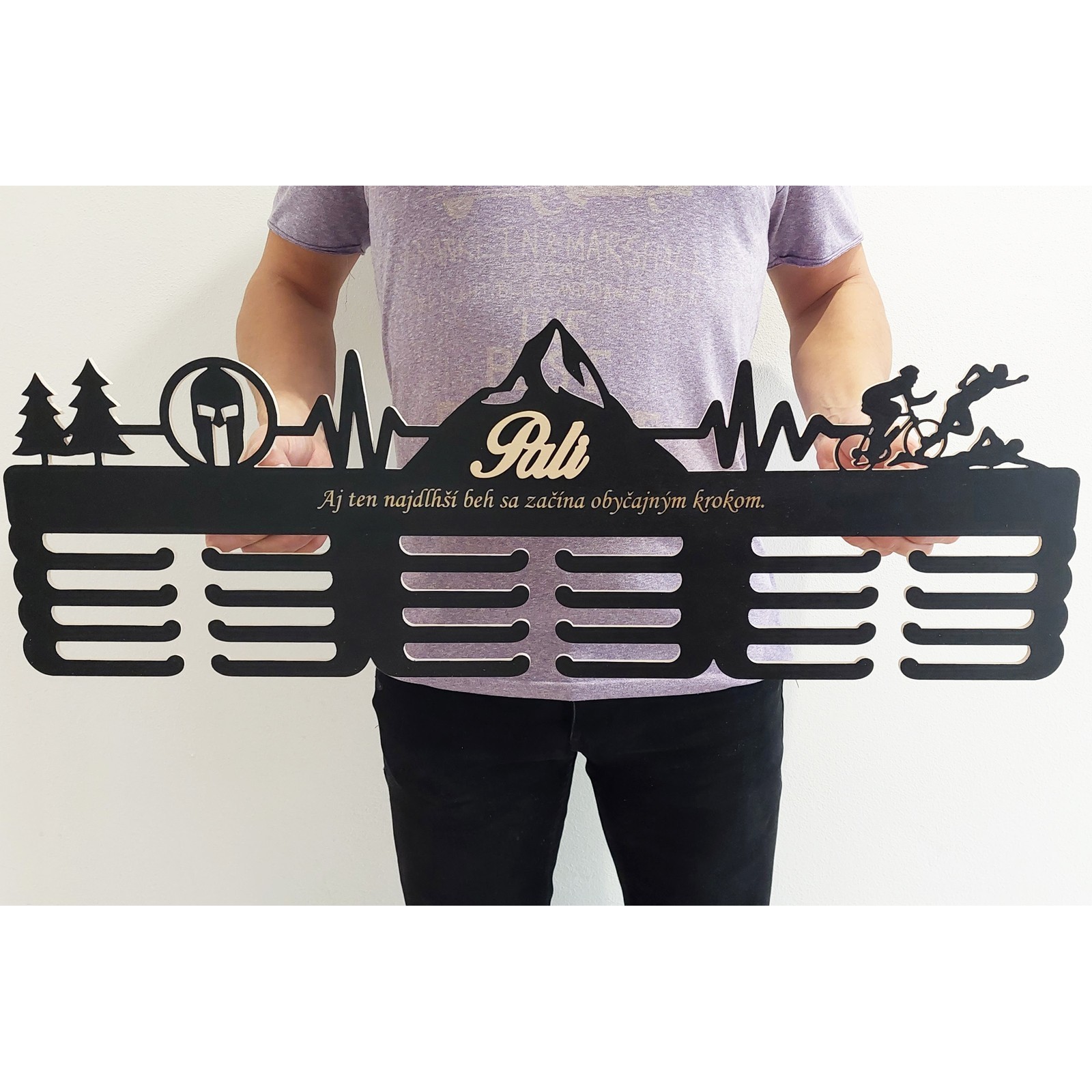 80 cm wooden medal hanger + painting + name + triathlon | LYMFY.eu | 80 cm medal hanger